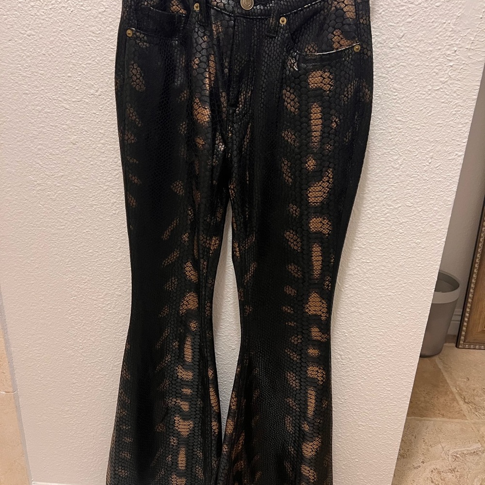 Stylish Black and Brown Women's Pants - Picture 1 of 4